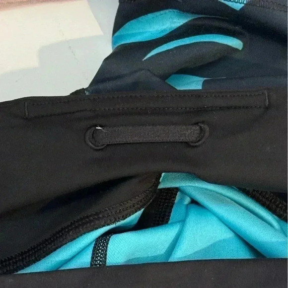 Lululemon Women's Run Top Speed Cropped‎ Leggings Size 6 Black & Turquoise - Picture 6 of 8